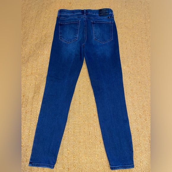 Dark Wash Lucky Brand Jeans - Picture 4 of 10